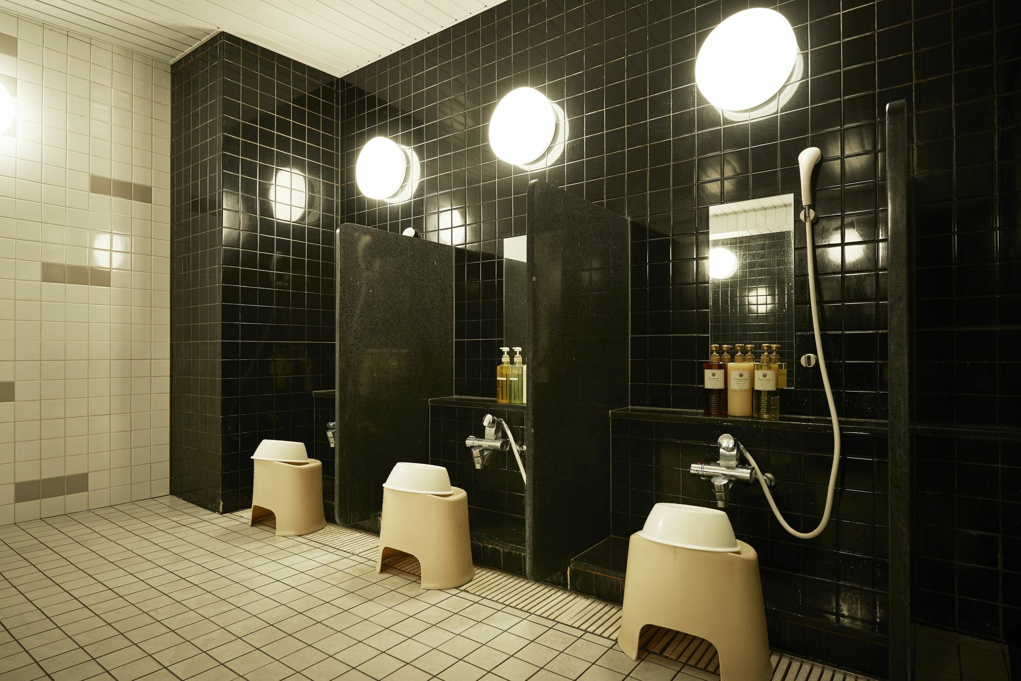 First Cabin Akihabara Showa-Dori Tōkyō Extérieur photo